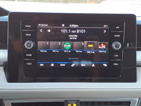 Certified 2025 Volkswagen Taos SE image 13