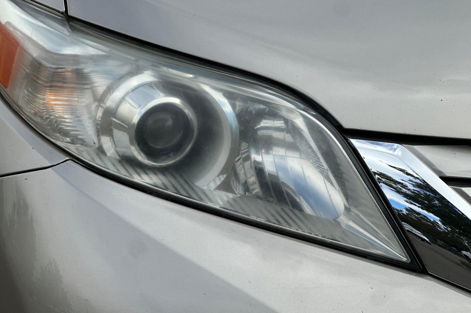 Used 2015 Toyota Sienna LE FWD image 45