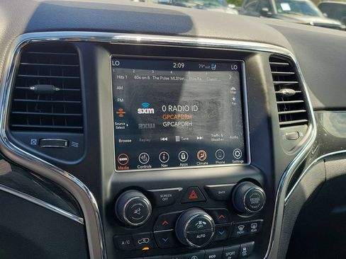Used 2017 Jeep Grand Cherokee Trailhawk w/ Trailhawk Luxury Group AWD/4WD image 26