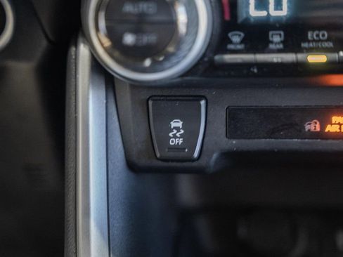 Used 2025 Toyota RAV4 XLE AWD/4WD image 22