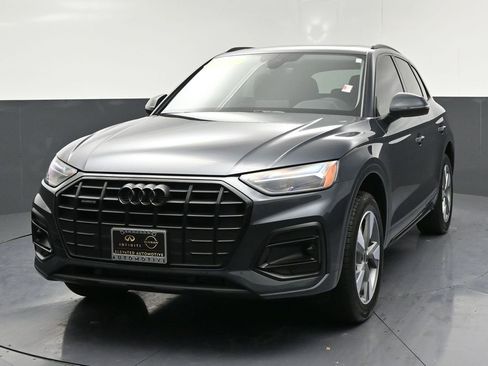 Used 2025 Audi Q5 2.0T Premium image 3