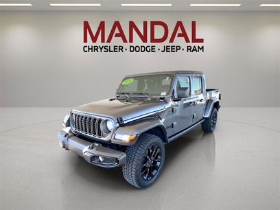 Used 2025 Jeep Gladiator Nighthawk