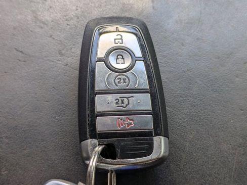 Used 2020 Ford Explorer Platinum w/ Premium Technology Package image 34