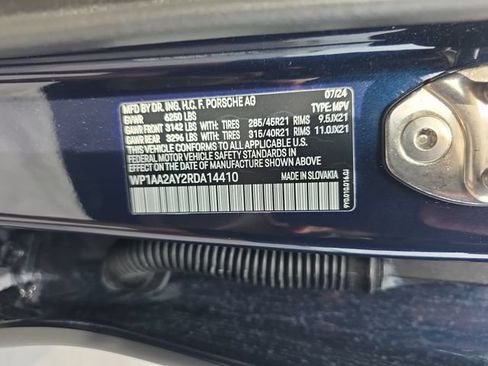 Used 2024 Porsche Cayenne AWD/4WD image 38