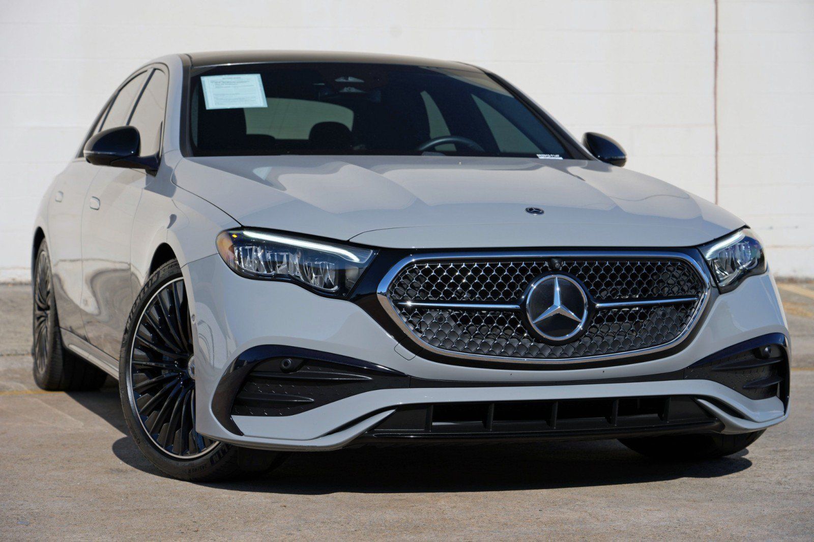 Used 2024 Mercedes-Benz E 450 4MATIC Sedan w/ MBUS Superscreen Package image 4