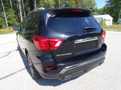 Used 2019 Nissan Pathfinder SV image 8