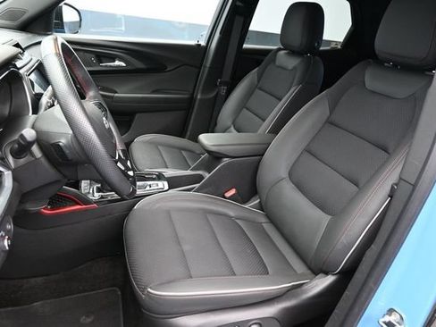 Used 2023 Chevrolet TrailBlazer RS w/ Sun and Liftgate Package FWD image 23
