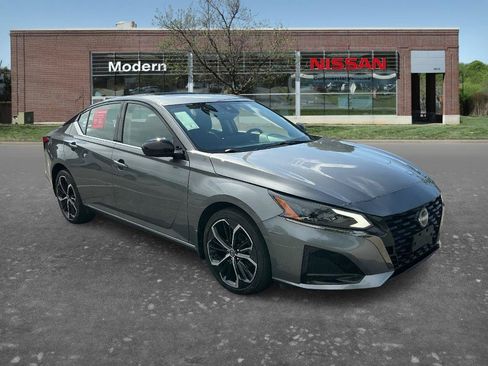 Certified 2024 Nissan Altima 2.5 SR w/ SR Premium Package AWD/4WD image 5