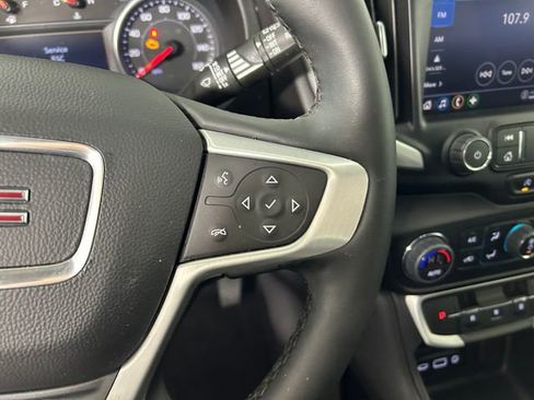 Used 2023 GMC Terrain SLT image 17