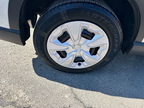 Used 2023 Subaru Forester AWD/4WD image 11