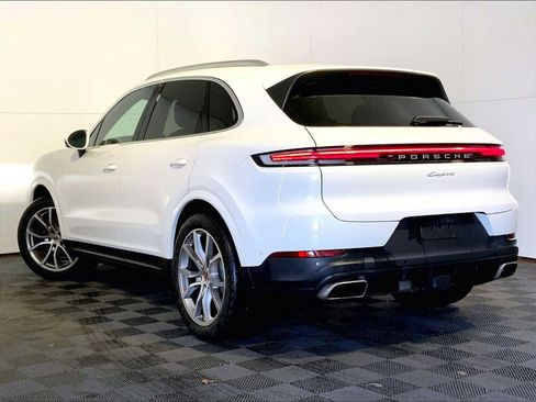 Certified 2026 Porsche Cayenne AWD/4WD image 3