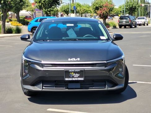 New 2026 Kia K4 FWD image 2