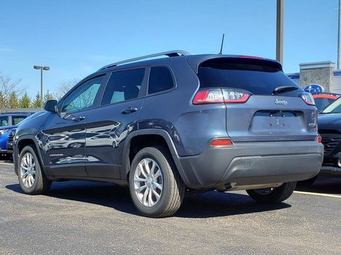 Used 2020 Jeep Cherokee Latitude w/ Cold Weather Group image 3