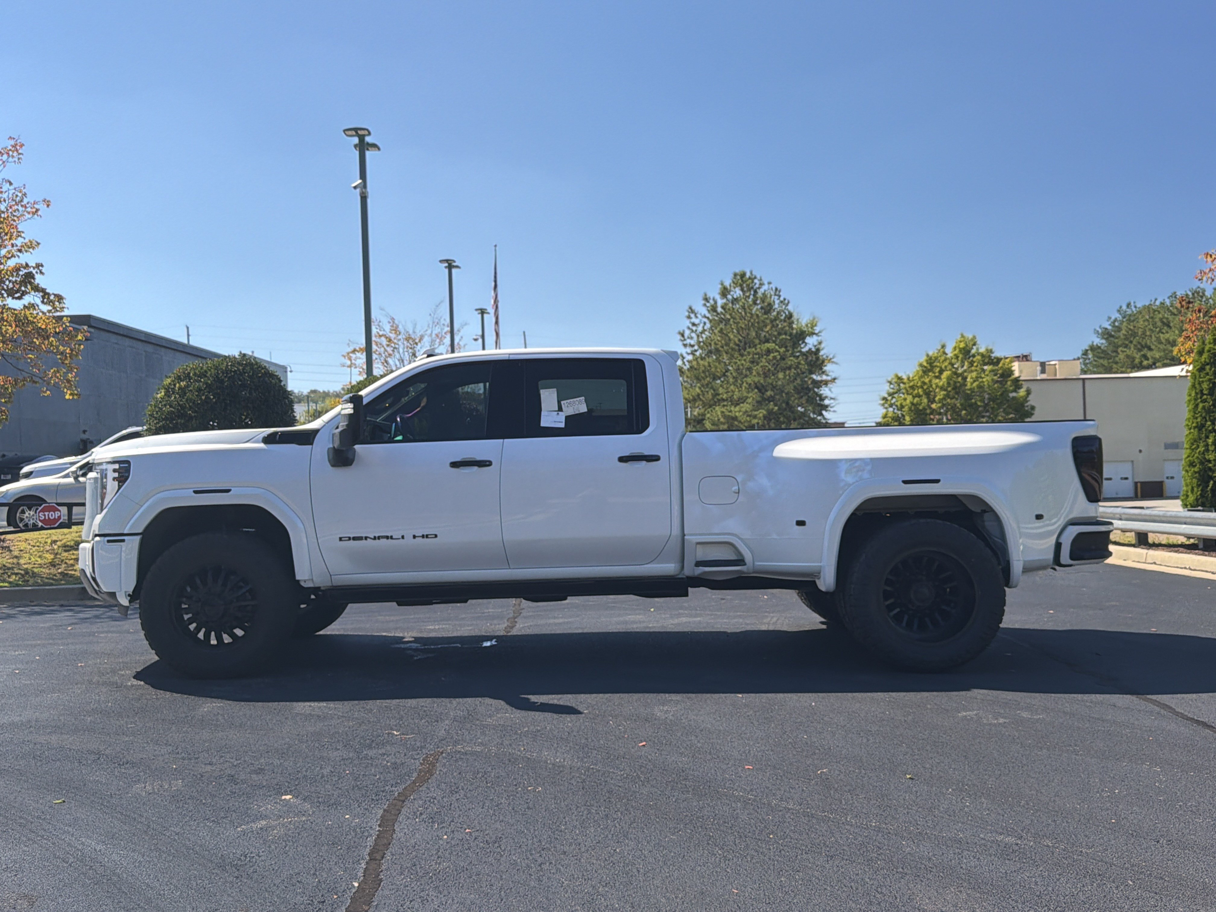 Used 2024 GMC Sierra 3500 Denali Ultimate AWD/4WD image 12