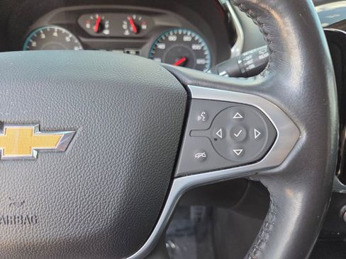 Used 2021 Chevrolet Traverse LT FWD image 30