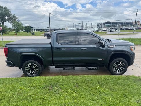 Used 2021 GMC Sierra 1500 AT4 w/ Technology Package AWD/4WD image 6