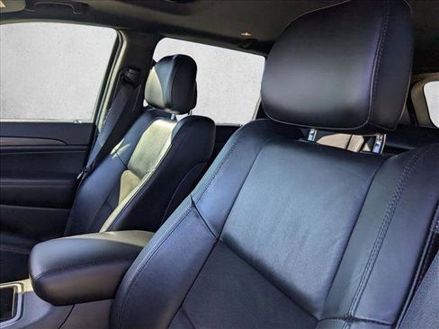Used 2020 Jeep Grand Cherokee Altitude image 15