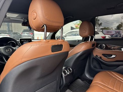Used 2019 Mercedes-Benz GLC 300 image 23