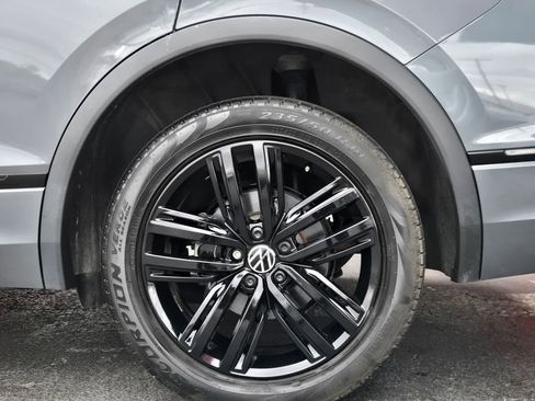 Used 2022 Volkswagen Tiguan SE R-Line image 7