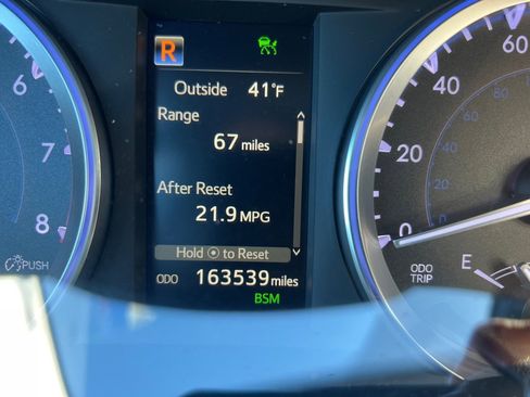 Used 2017 Toyota Highlander XLE image 27