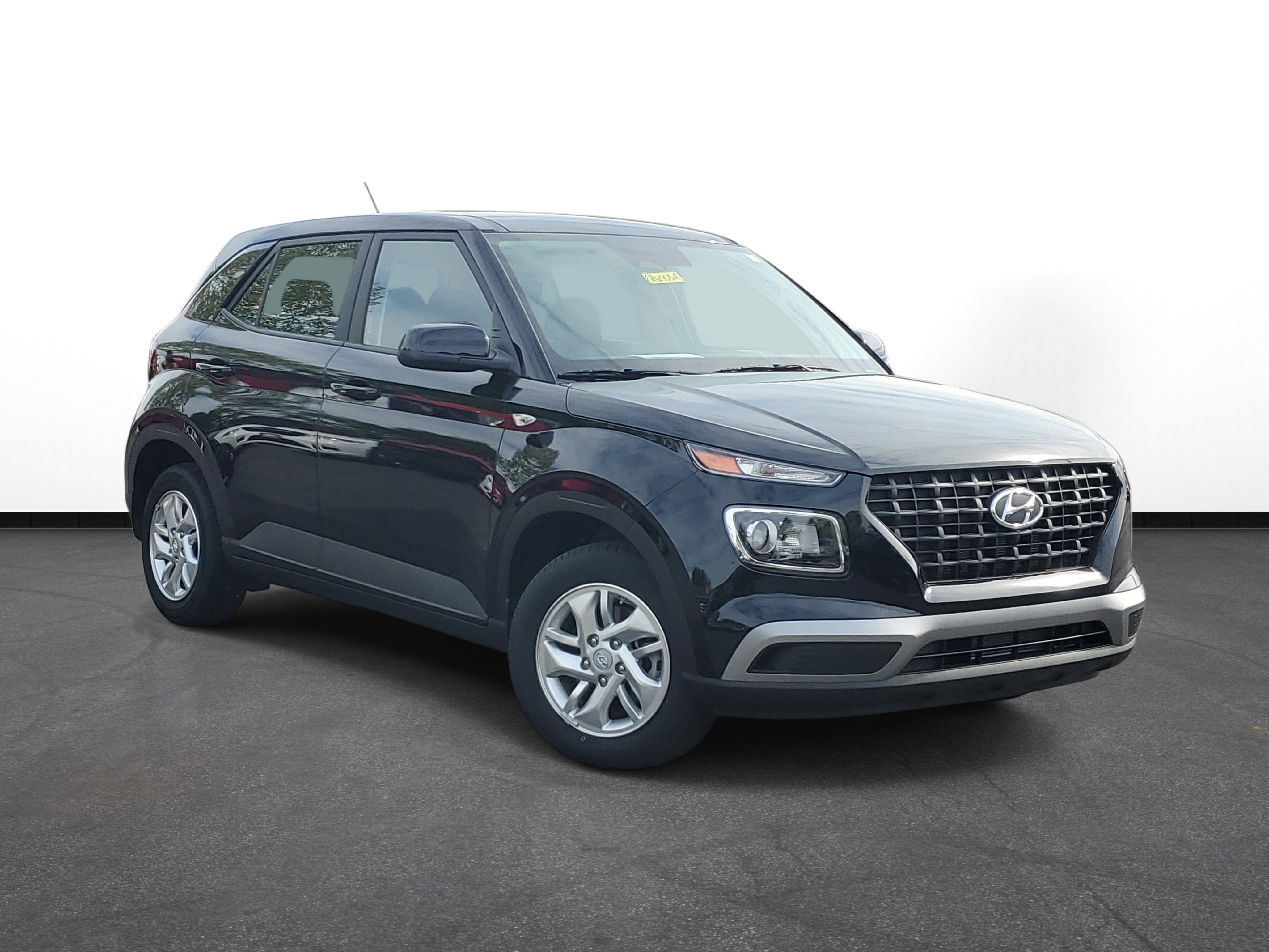 Used 2025 Hyundai Venue SE FWD 360° Tour