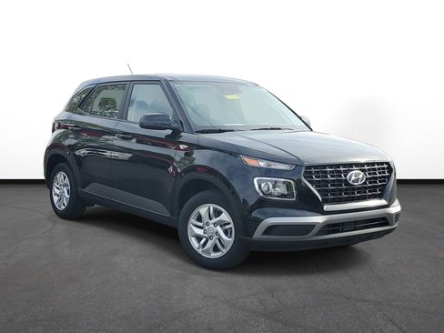 Used 2025 Hyundai Venue SE FWD image 1