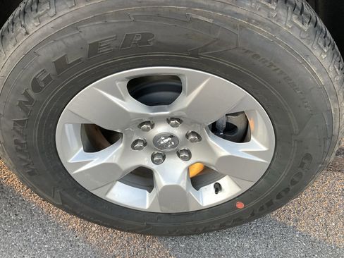 Used 2025 RAM 1500 Big Horn AWD/4WD image 11