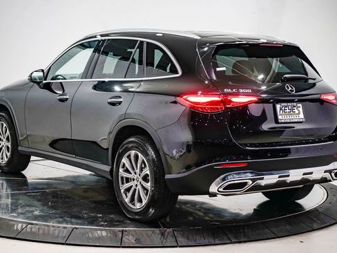 Used 2025 Mercedes-Benz GLC 300 image 2