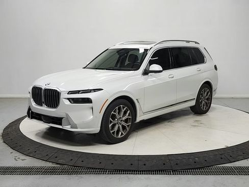 Used 2024 BMW X7 xDrive40i w/ Executive Package AWD/4WD image 4