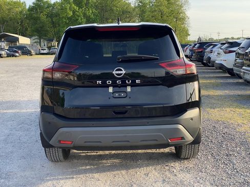 Used 2023 Nissan Rogue S image 6
