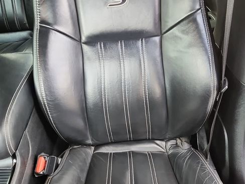 Used 2019 Chrysler 300 S image 14