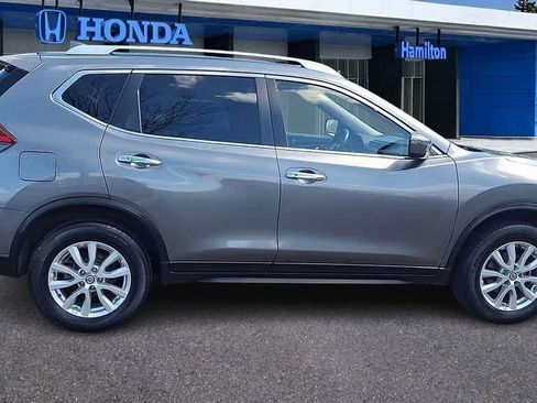 Used 2020 Nissan Rogue SV image 9