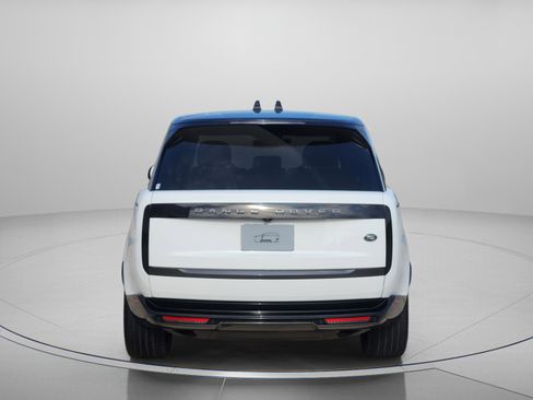 Used 2023 Land Rover Range Rover SE image 4