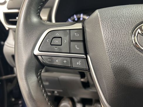 Used 2024 Toyota Highlander AWD image 26