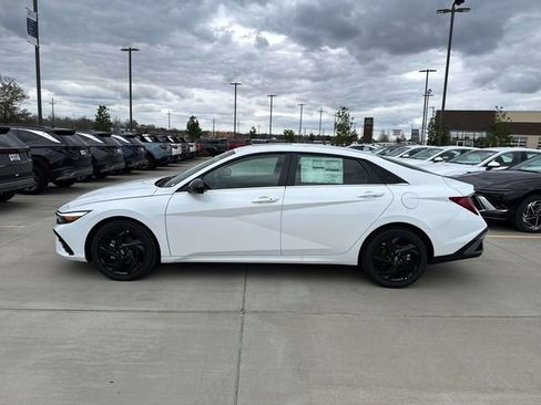 New 2026 Hyundai Elantra SEL Sport image 6