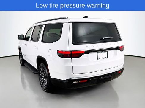 Used 2025 Jeep Wagoneer 4WD image 9