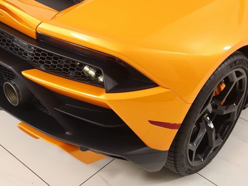 Used 2022 Lamborghini Huracan EVO image 72