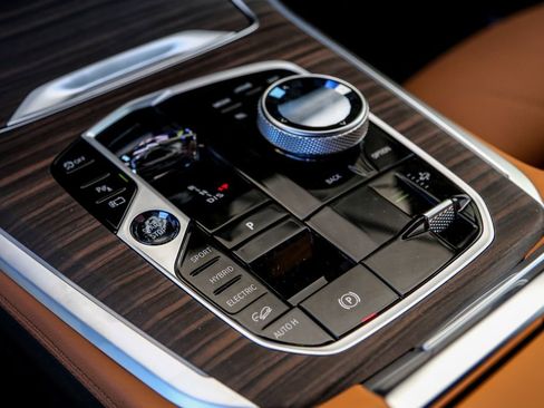 New 2026 BMW X5 xDrive50e w/ Executive Package image 15