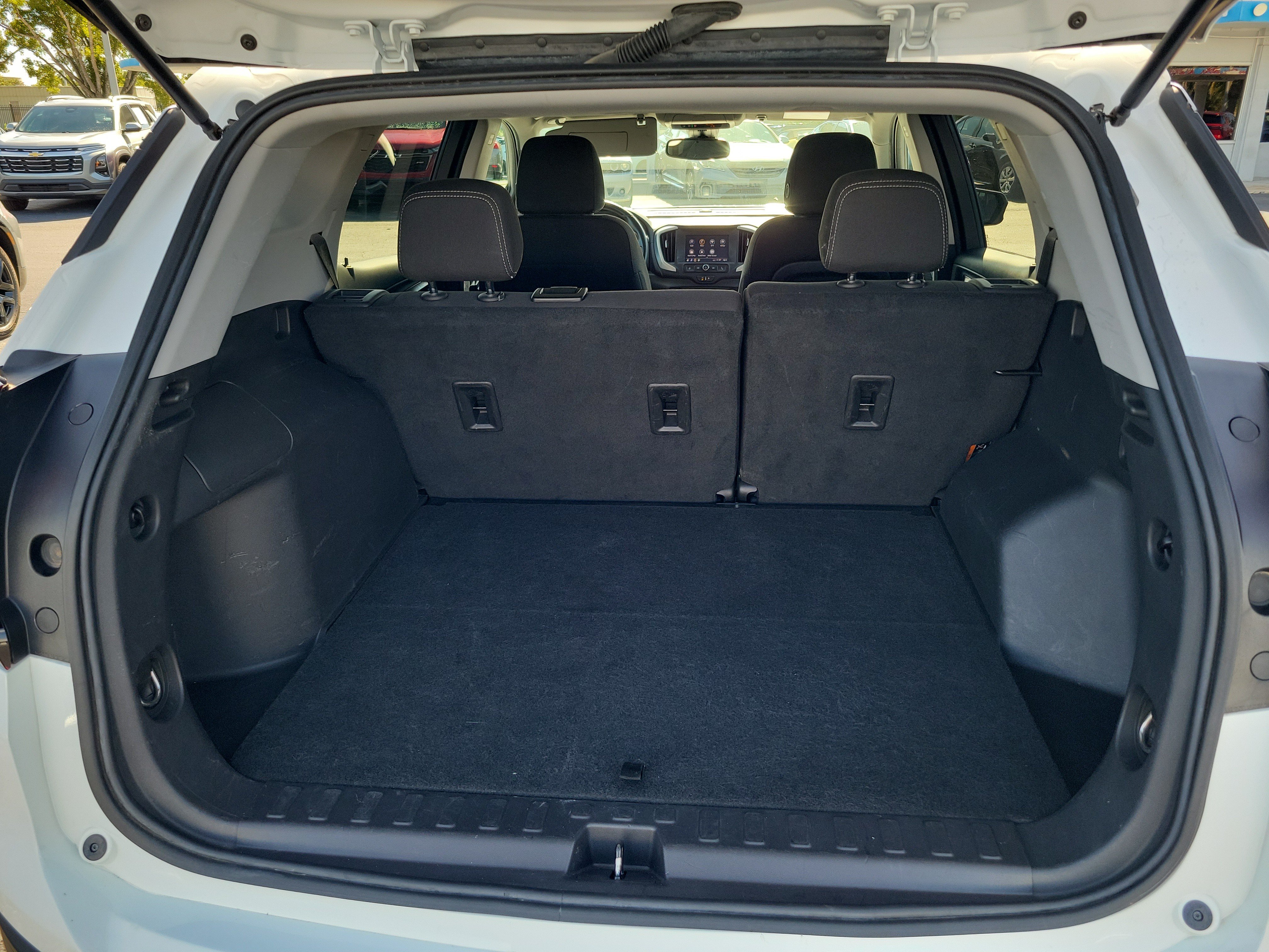 Used 2024 GMC Terrain SLE FWD image 6