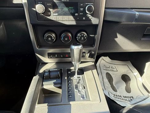 Used 2011 Jeep Liberty Sport image 17