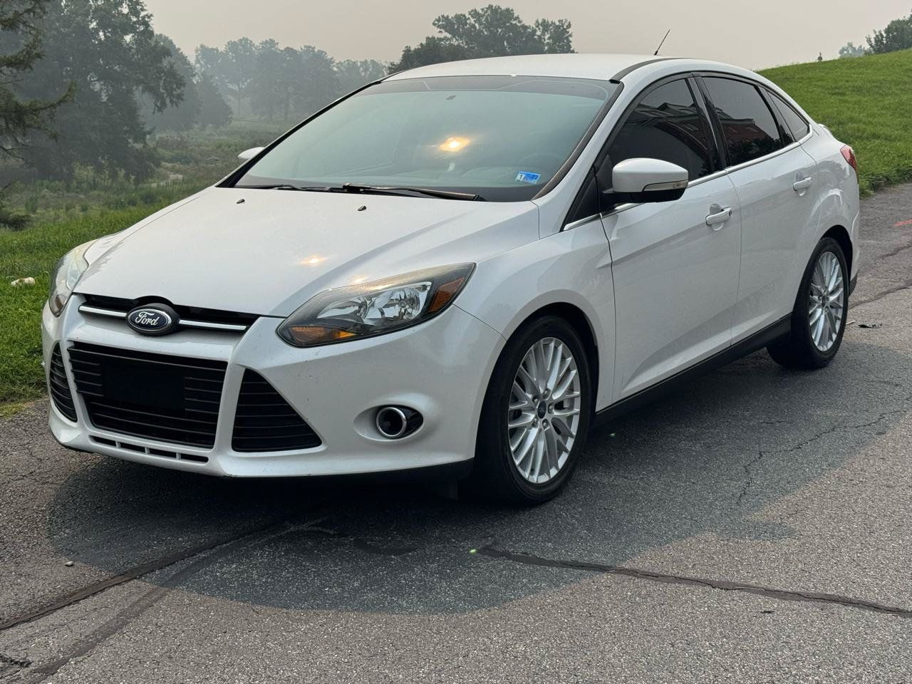 Used 2014 Ford Focus Titanium FWD image 2