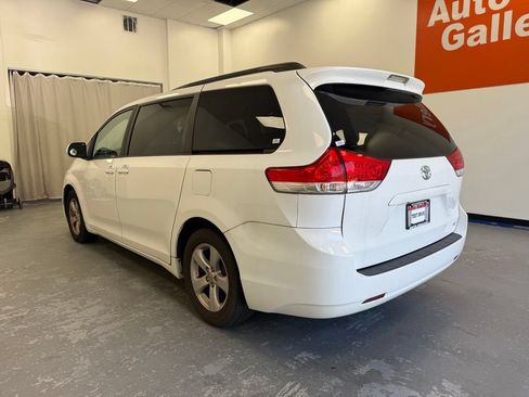 Used 2014 Toyota Sienna LE FWD image 5