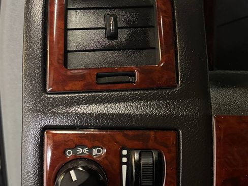 Used 2005 Chrysler 300 RWD image 14