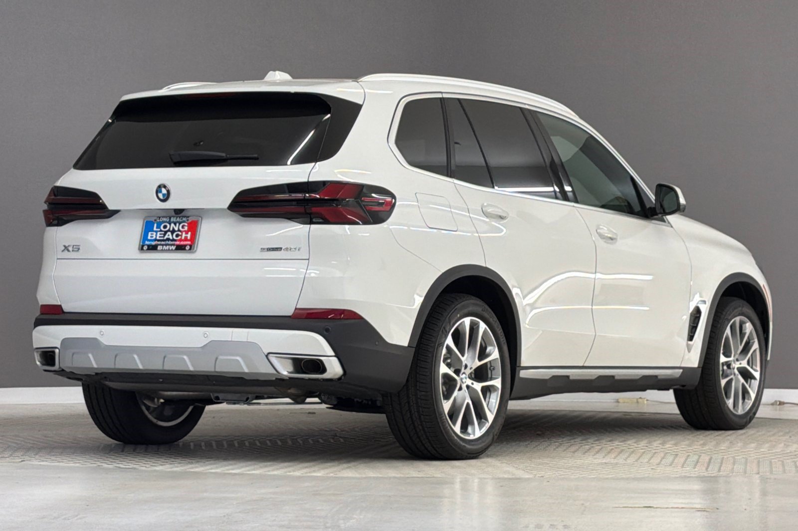 New 2026 BMW X5 sDrive40i w/ Parking Assistance Package RWD image 8
