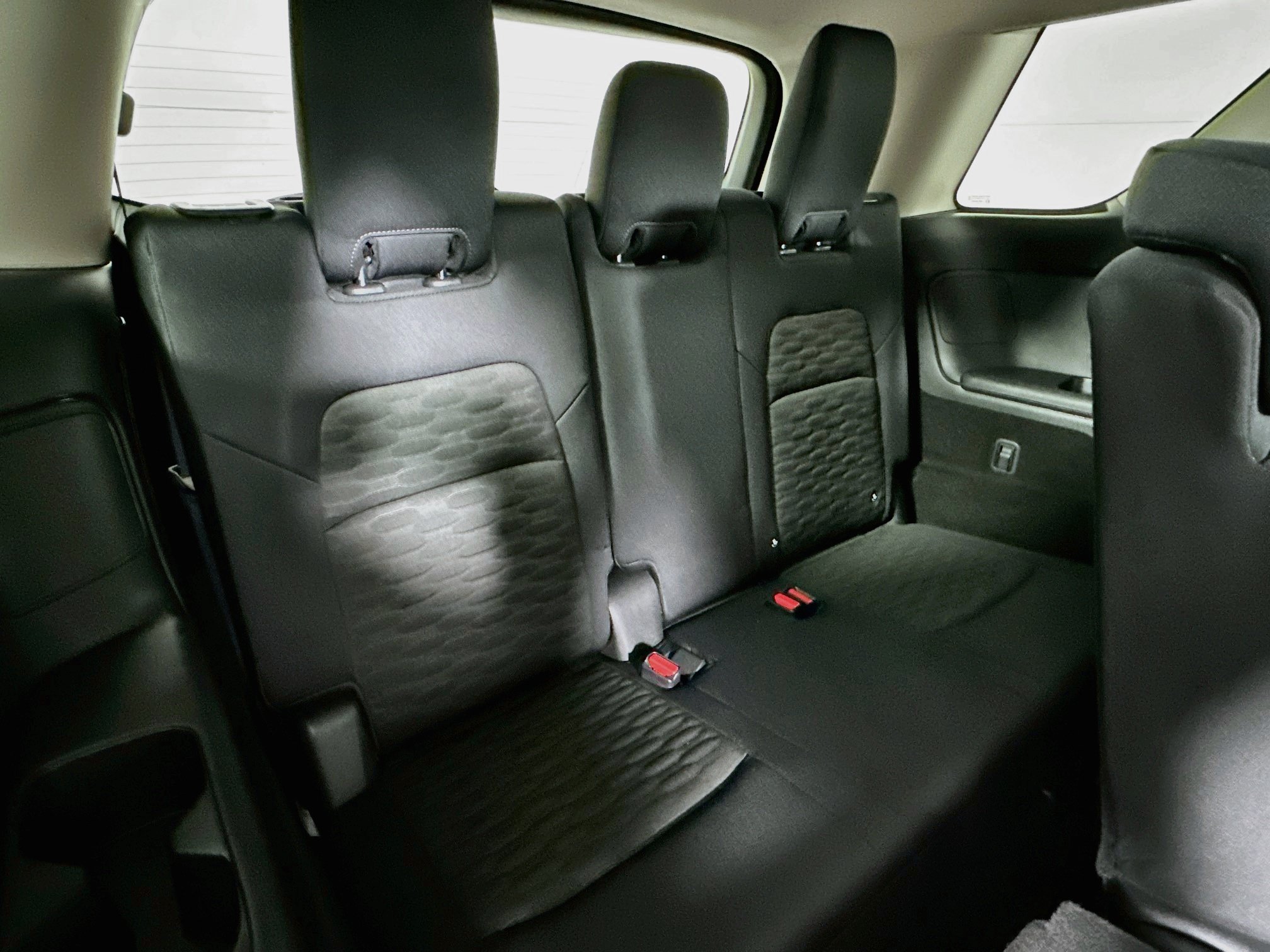 Used 2025 Nissan Pathfinder S FWD image 24