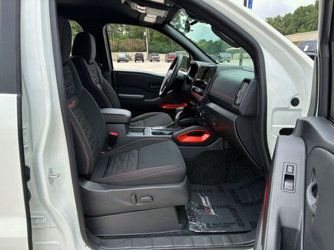 Used 2026 Nissan Frontier PRO-4X AWD/4WD image 13