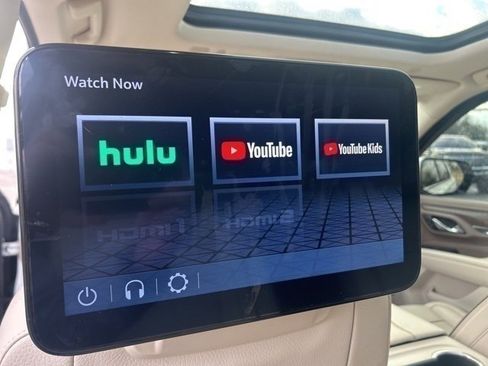 Used 2023 GMC Yukon XL Denali w/ Advanced Technology Package image 22