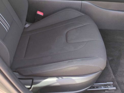 Used 2024 Hyundai Elantra SEL FWD image 27
