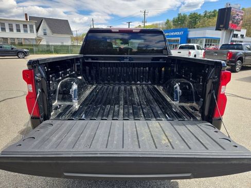 Used 2022 Chevrolet Silverado 1500 RST w/ Z71 Off-Road Package AWD/4WD image 25