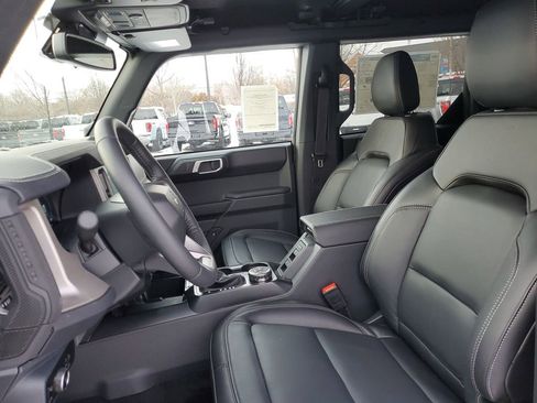 New 2025 Ford Bronco Outer Banks image 7